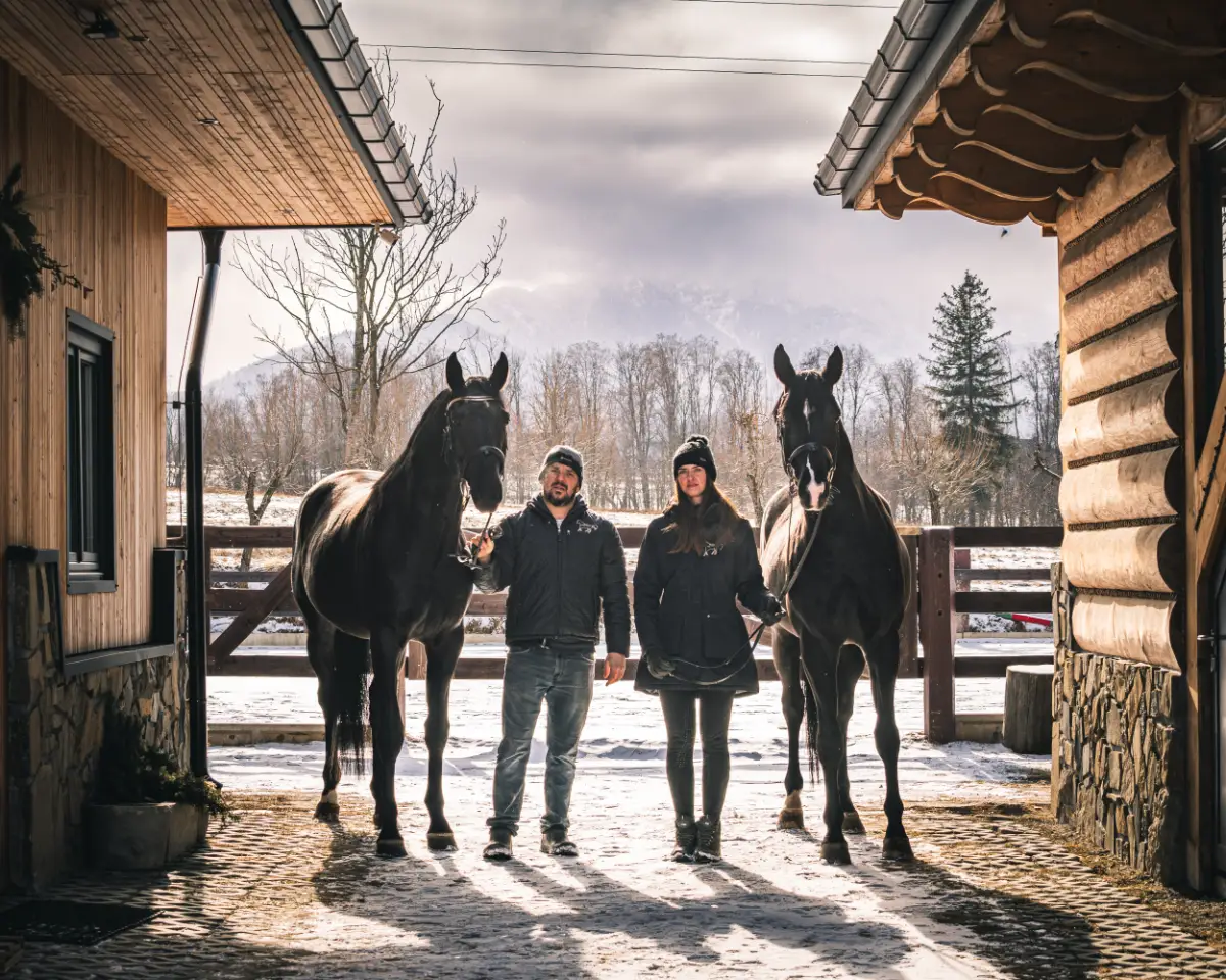 Podsumowanie sezonu jeżdzieckiego 2025 w Stajni na Brzyzku Podsumowanie sezonu jeżdzieckiego 2025 w Stajni na Brzyzku